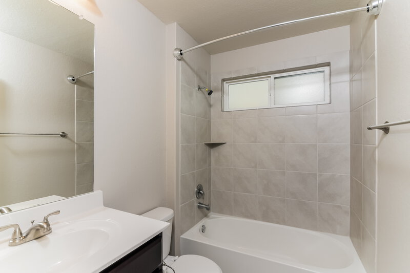 2,010/Mo, 9641 Holly Patch San Antonio, TX 78254 Bathroom View