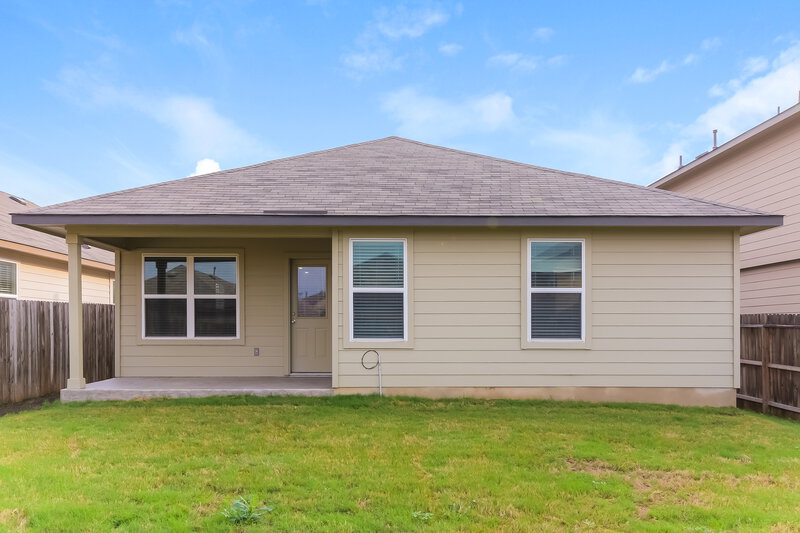2,010/Mo, 9641 Holly Patch San Antonio, TX 78254 Rear View
