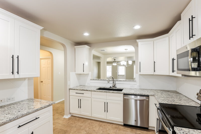 1,995/Mo, 11519 N Peak San Antonio, TX 78245 Kitchen View