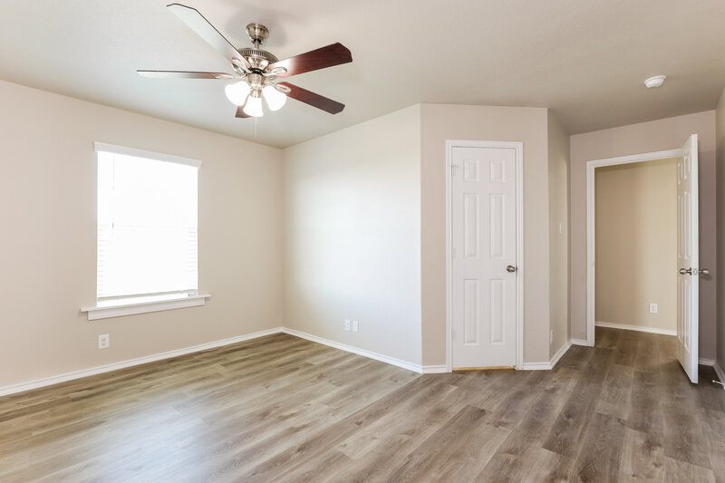 1,995/Mo, 11519 N Peak San Antonio, TX 78245 Bedroom View 2