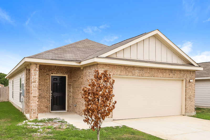 1,250/Mo, 2452 Ranger Pass Seguin, TX 78155 Front View