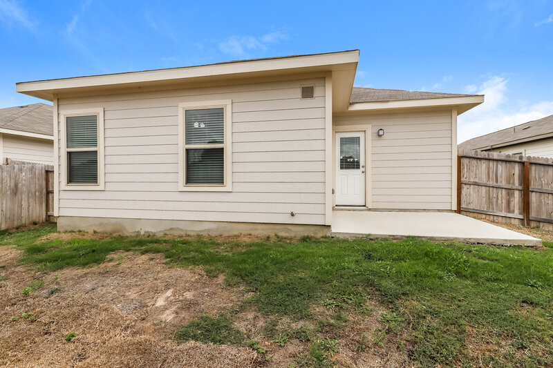 1,250/Mo, 2452 Ranger Pass Seguin, TX 78155 Rear View