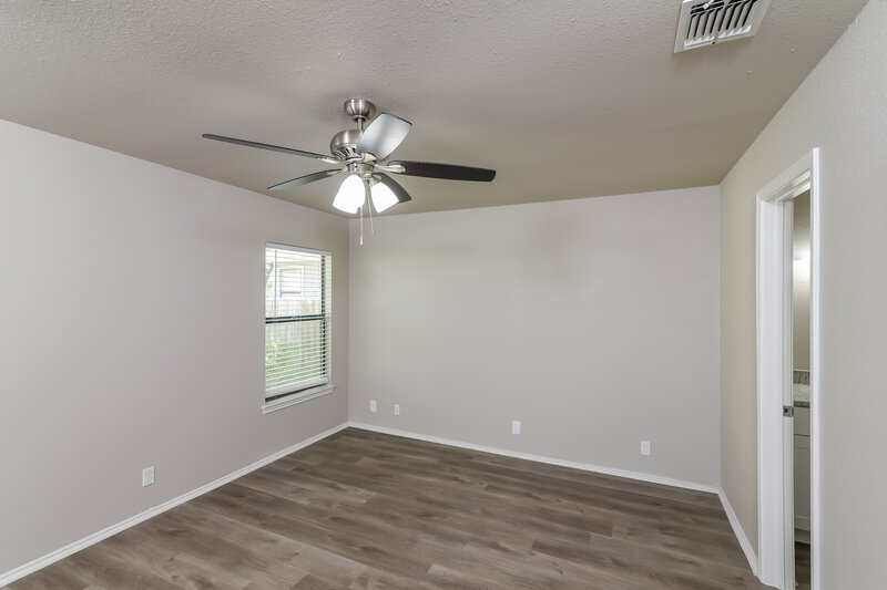 1,960/Mo, 9339 Autumn Sun San Antonio, TX 78254 Main Bedroom View 2