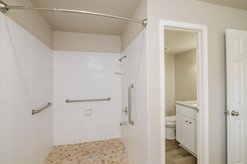 1,960/Mo, 9339 Autumn Sun San Antonio, TX 78254 Main Bathroom View 2