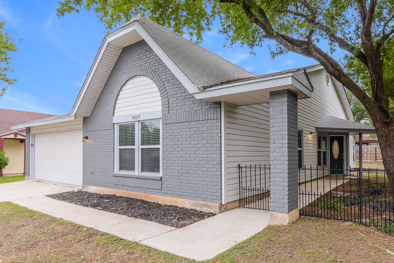2,030/Mo, 9527 Autumn Breeze San Antonio, TX 78254 Front View