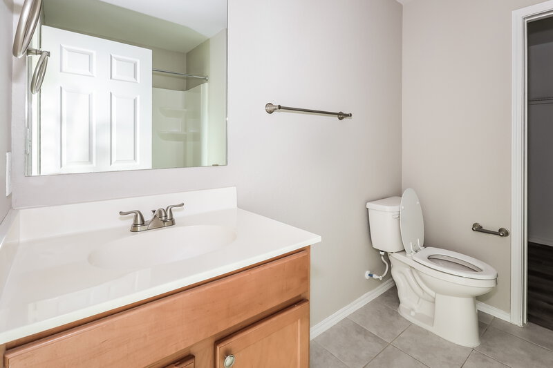 1,620/Mo, 12024 Silver Lining San Antonio, TX 78254 Main Bathroom View
