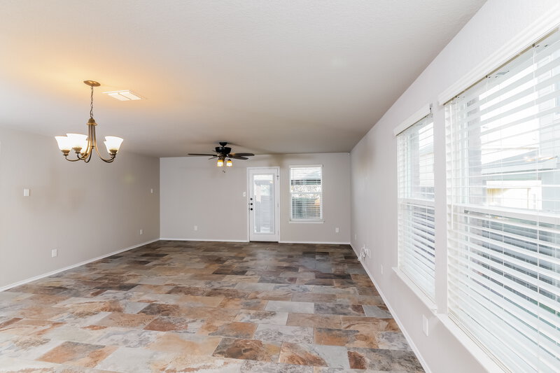 1,815/Mo, 1319 Blue Jay Ct San Antonio, TX 78245 Living Room View 2