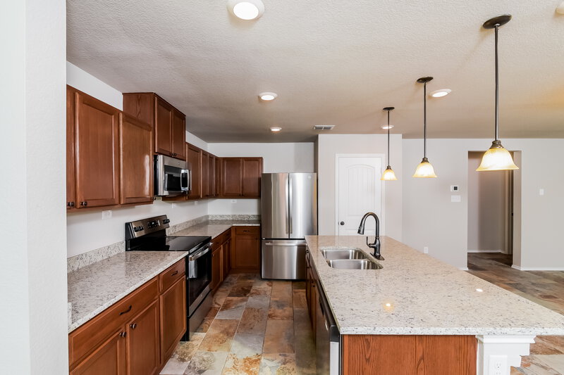 1,815/Mo, 1319 Blue Jay Ct San Antonio, TX 78245 Kitchen View