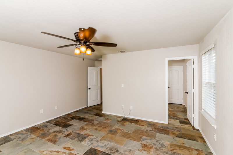 1,815/Mo, 1319 Blue Jay Ct San Antonio, TX 78245 Main Bedroom View 2