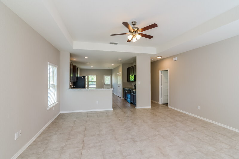 1,950/Mo, 116 Deer Blf San Antonio, TX 78253 Living Room View 2