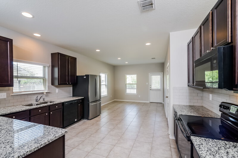 1,950/Mo, 116 Deer Blf San Antonio, TX 78253 Kitchen View