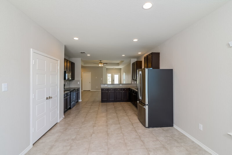 1,950/Mo, 116 Deer Blf San Antonio, TX 78253 Kitchen View 2