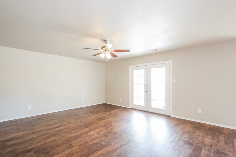 1,995/Mo, 718 Las Puertas San Antonio, TX 78245 Living Room View