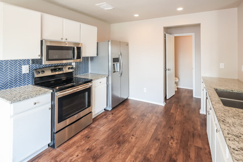 1,995/Mo, 718 Las Puertas San Antonio, TX 78245 Kitchen View