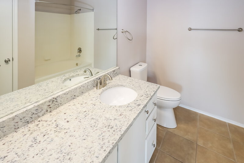 1,995/Mo, 718 Las Puertas San Antonio, TX 78245 Main Bathroom View