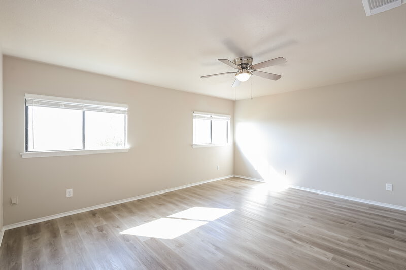 1,995/Mo, 718 Las Puertas San Antonio, TX 78245 Bedroom View 3