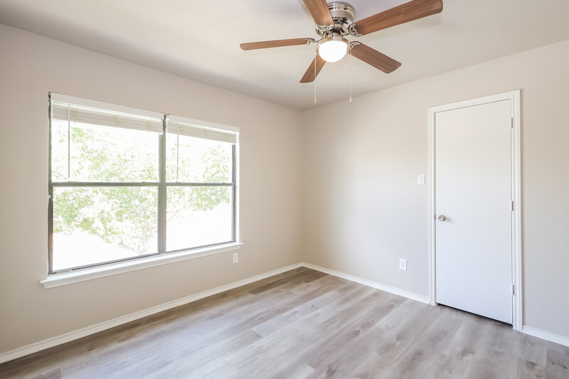1,995/Mo, 718 Las Puertas San Antonio, TX 78245 Bedroom View 4