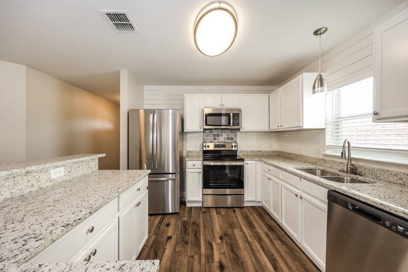 2,320/Mo, 10843 Red Musket Trl San Antonio, TX 78245 Kitchen View 2