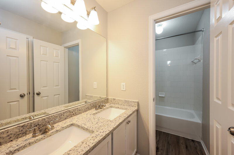 2,320/Mo, 10843 Red Musket Trl San Antonio, TX 78245 Bathroom View