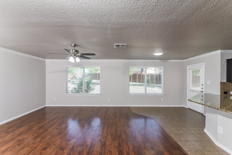 1,680/Mo, 11519 Verde Bnd San Antonio, TX 78245 Living Room View