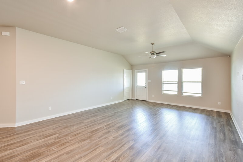 1,695/Mo, 7807 Tejas Plano Dr San Antonio, TX 78222 Living Room View 2