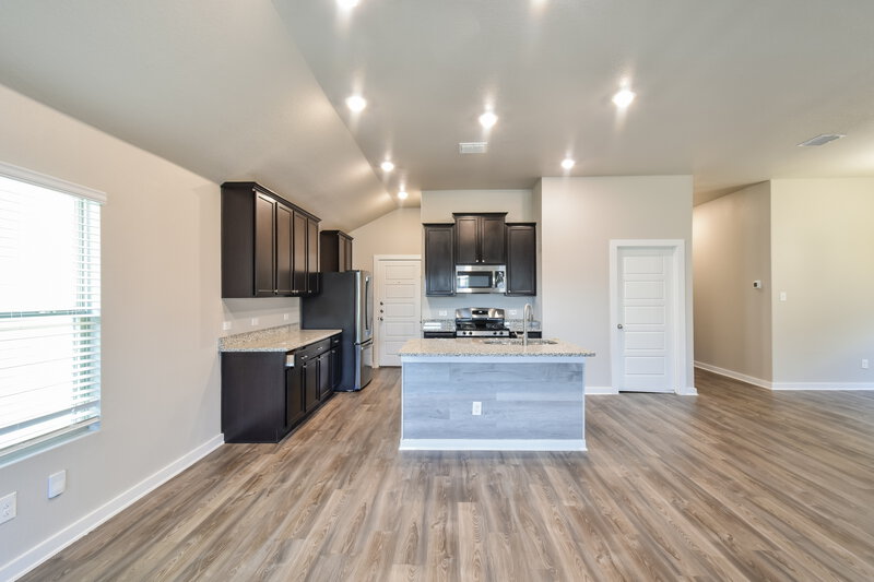 1,695/Mo, 7807 Tejas Plano Dr San Antonio, TX 78222 Kitchen View 3