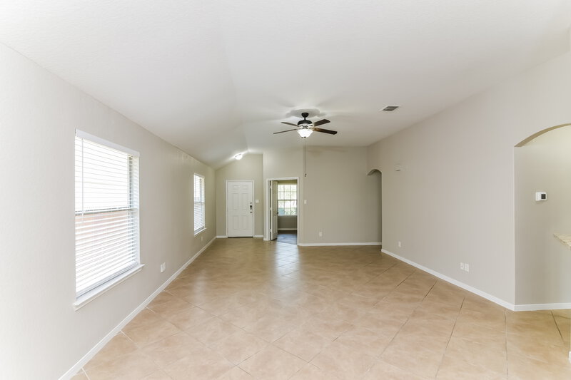 2,025/Mo, 10607 Bayhill Den San Antonio, TX 78245 Living Room View 2