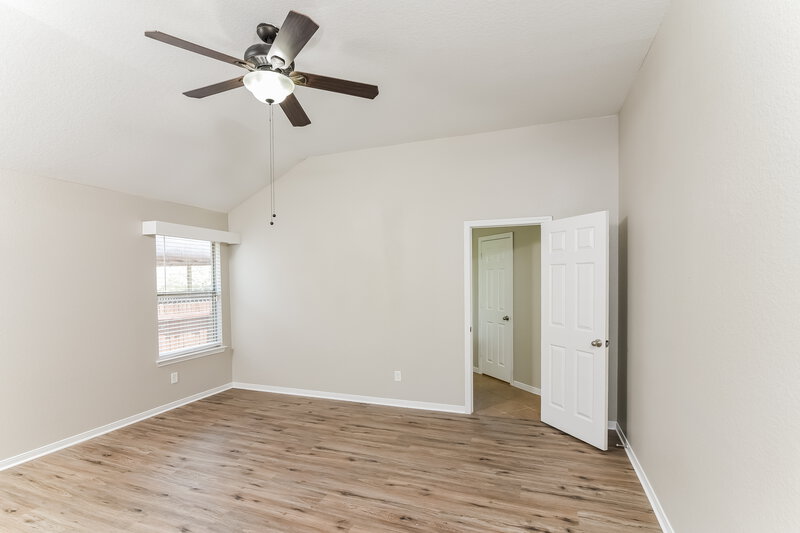 2,025/Mo, 10607 Bayhill Den San Antonio, TX 78245 Main Bedroom View