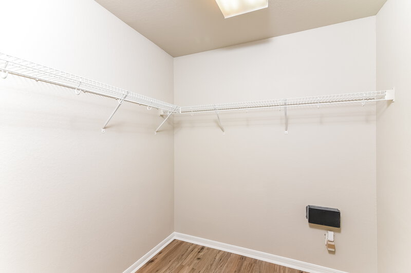 2,025/Mo, 10607 Bayhill Den San Antonio, TX 78245 Walk In Closet View