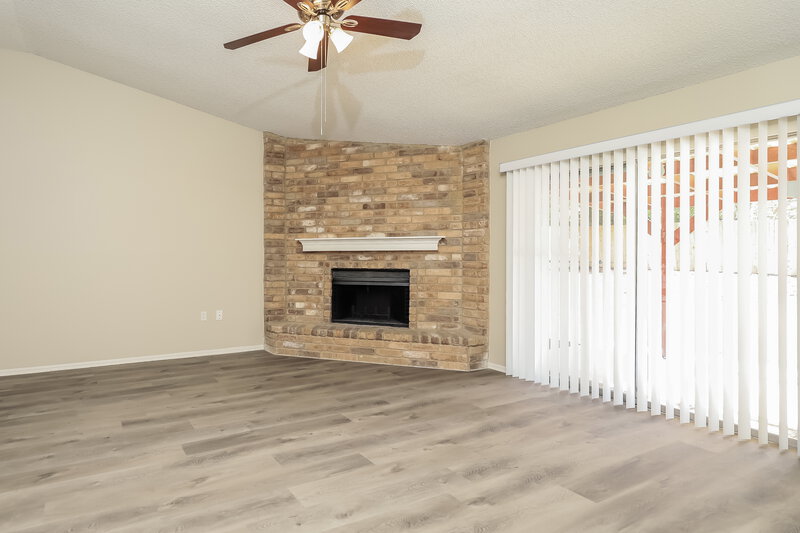 2,650/Mo, 16118 Rocky Crk San Antonio, TX 78247 Living Room View 2