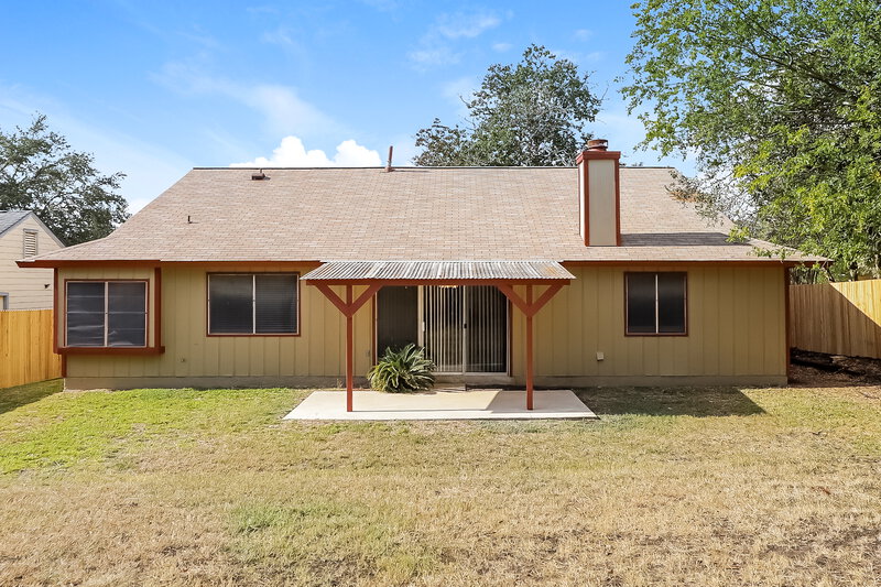 2,650/Mo, 16118 Rocky Crk San Antonio, TX 78247 Rear View