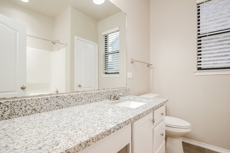 1,745/Mo, 20638 Creek Riv San Antonio, TX 78259 Bathroom View