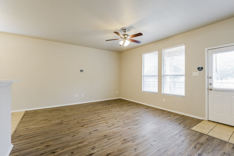 2,120/Mo, 16206 Galloping Oak Knl Selma, TX 78154 Living Room View