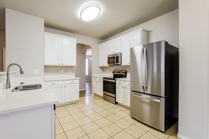 2,120/Mo, 16206 Galloping Oak Knl Selma, TX 78154 Kitchen View 2