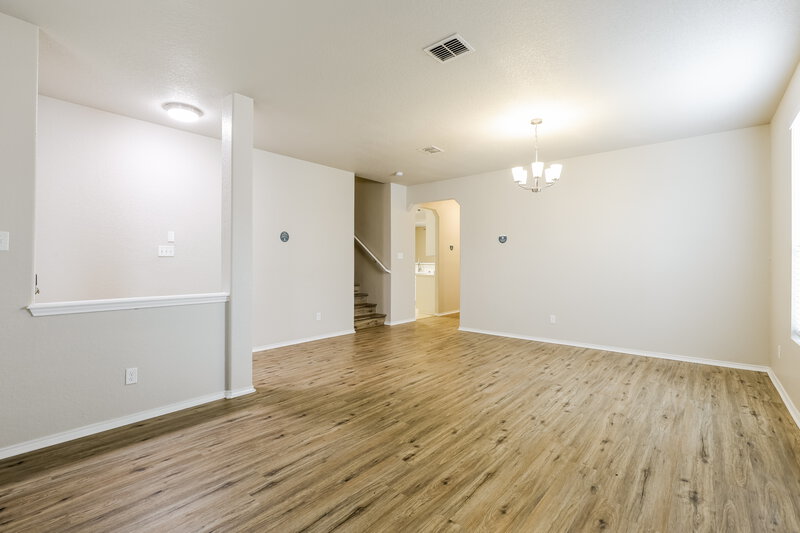 2,120/Mo, 16206 Galloping Oak Knl Selma, TX 78154 Loft View