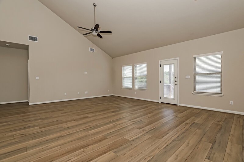 2,635/Mo, 304 Shelton Pass Cibolo, TX 78108 Living Room View