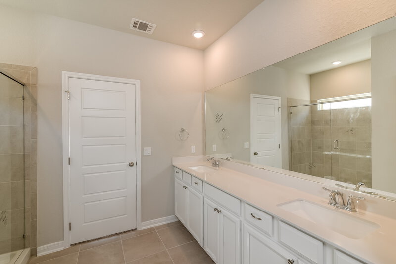 3,545/Mo, 304 Shelton Pass Cibolo, TX 78108 Main Bathroom View