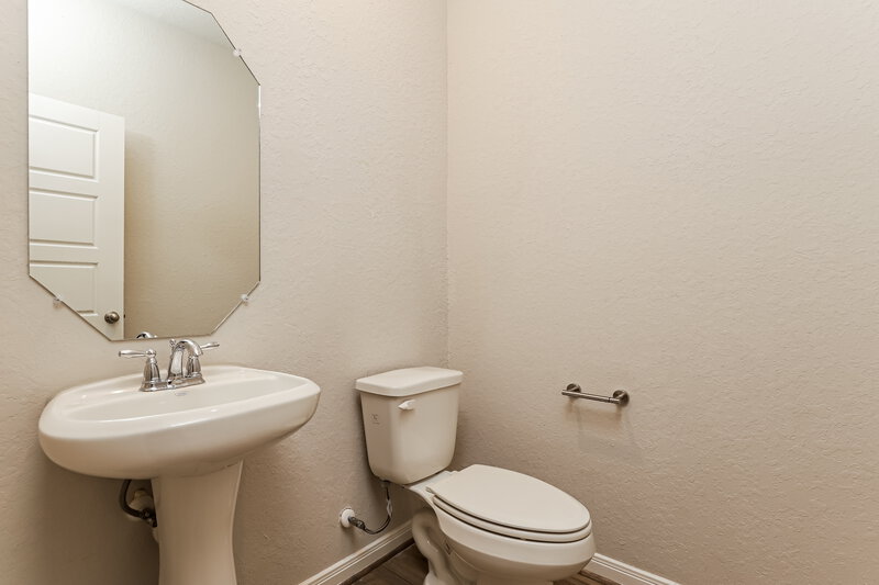 2,635/Mo, 304 Shelton Pass Cibolo, TX 78108 Bathroom View 2