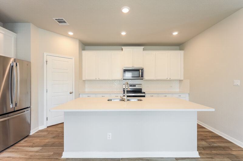 2,450/Mo, 308 Goodfella Ave Cibolo, TX 78108 Kitchen View