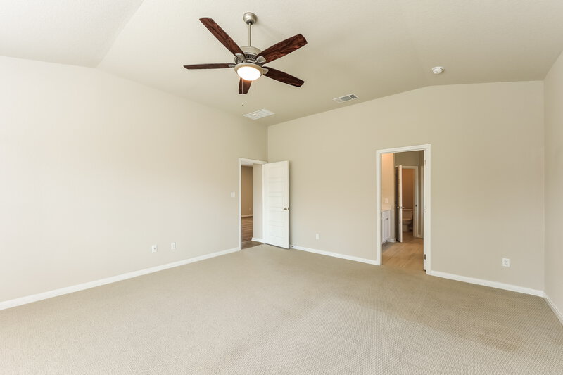 2,450/Mo, 308 Goodfella Ave Cibolo, TX 78108 Main Bedroom View 2