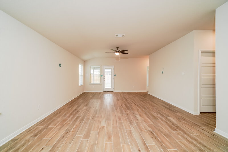 2,255/Mo, 1244 Ella Xing New Braunfels, TX 78130 Living Room View 2