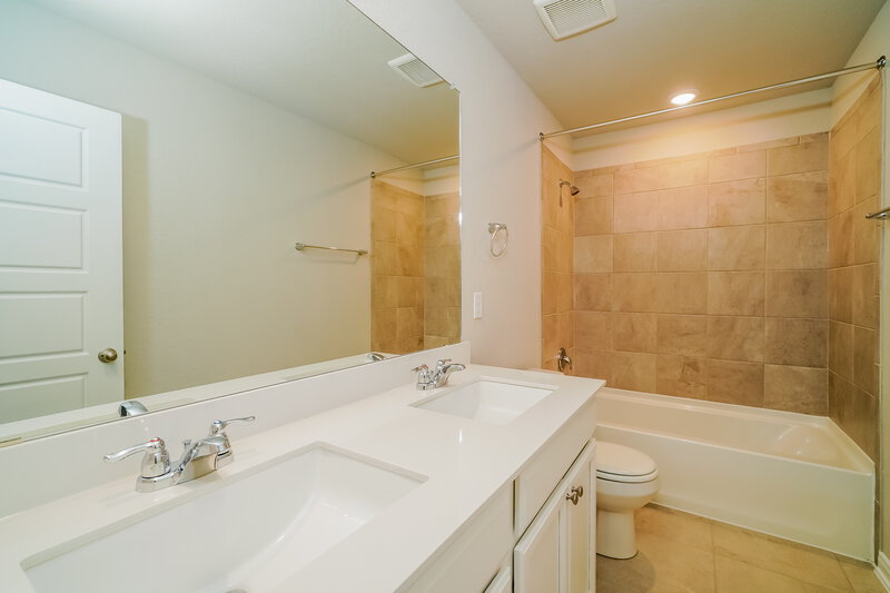 2,795/Mo, 1277 Ella Xing New Braunfels, TX 78130 Bathroom View