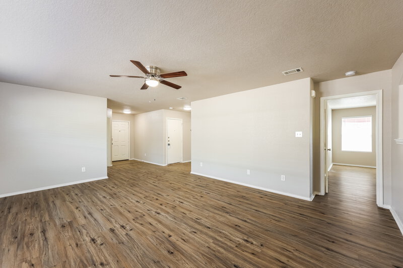 1,645/Mo, 4431 Mystic Sunrise Dr San Antonio, TX 78244 Living Room View 2