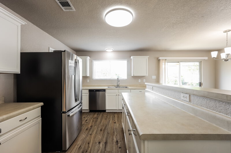 1,645/Mo, 4431 Mystic Sunrise Dr San Antonio, TX 78244 Kitchen View 3