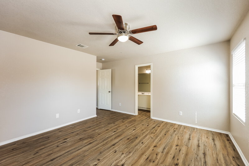 1,645/Mo, 4431 Mystic Sunrise Dr San Antonio, TX 78244 Main Bedroom View 2