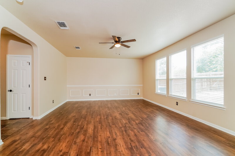 1,945/Mo, 5203 Mustang Cv San Antonio, TX 78244 Living Room View