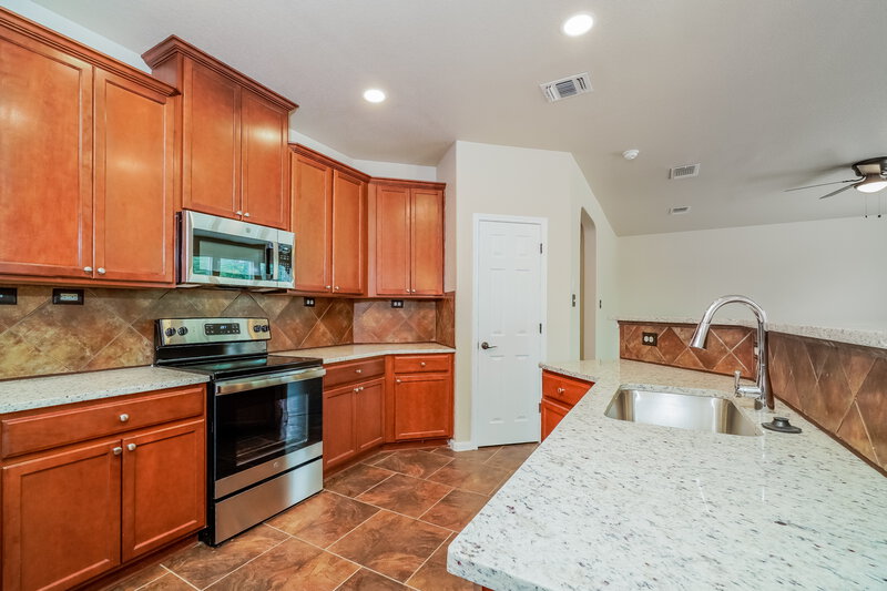 1,945/Mo, 5203 Mustang Cv San Antonio, TX 78244 Kitchen View