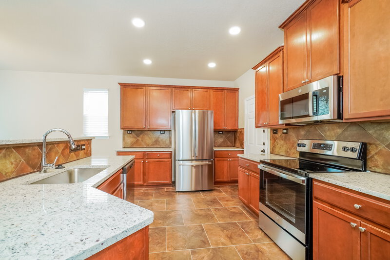 1,945/Mo, 5203 Mustang Cv San Antonio, TX 78244 Kitchen View 2