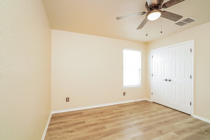1,945/Mo, 5203 Mustang Cv San Antonio, TX 78244 Office View