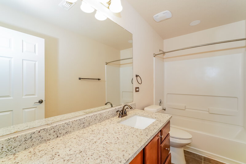 1,945/Mo, 5203 Mustang Cv San Antonio, TX 78244 Bathroom View